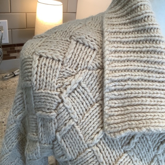 Express Hand Knit Cardigan Size Medium Cream Wool and Alpaca - Picture 2 of 10